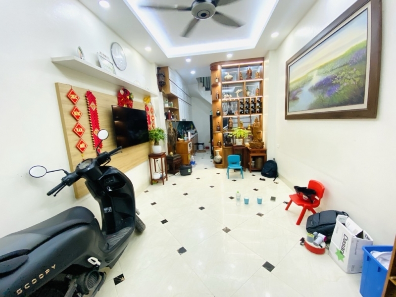 HIẾM BÁN NHÀ GIA QUẤT LONG BIÊN OTO DẪN XÂY 2 THOÁNGGẦN CHỢ TRƯỜNG38M