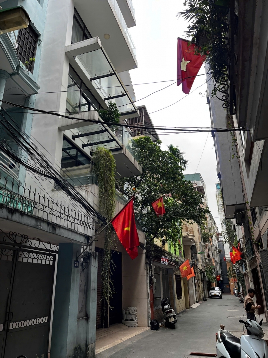 Hiếm bán nhà khu Văn Cao ô tô đỗ cửa nhà đẹp ở ngay chỉ 13.5 tỷ