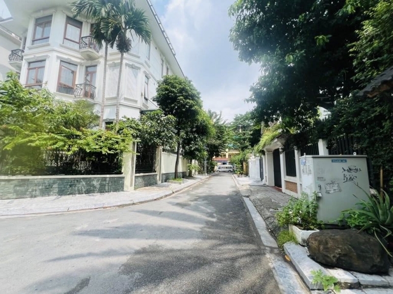 Hiếm bán nhà Văn Cao ô tô tránh thang máy chỉ 28 tỷ