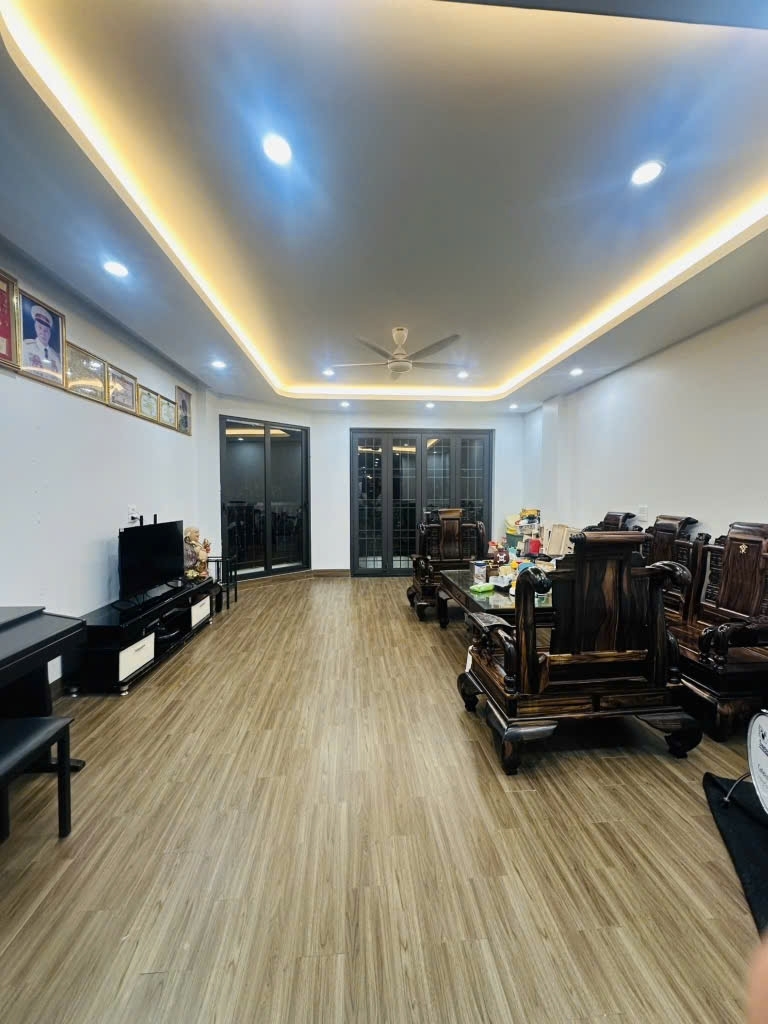 [Hiếm] bán nhà Văn Cao Thụy Khuê gần phố gần ô tô 75m mặt tiền 5m chỉ 16 tỷ