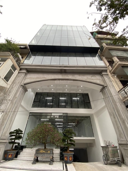 Hiếm! Cho thuê văn phòng tại số 2 ngõ 41 Thái Hà 75 triệu diện tích 1 tầng 120m2 6 tầng