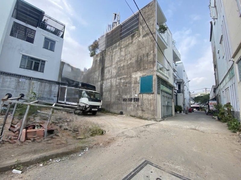 HIẾM CHỦ NGỘP BÁN ĐẤT HẺM XE TẢI PHẠM VĂN ĐỒNG - F LINH TÂY