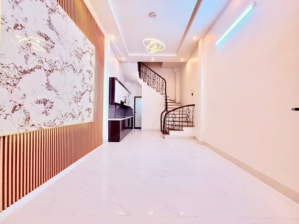 Hộ khẩu Hoàn Kiếm ngõ thông sát mặt phố an sinh đỉnh cao
