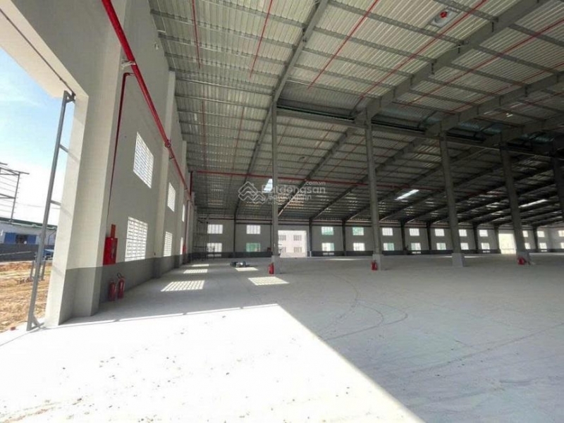 Kho xưởng 1.920m² KCN Tân Bình trần cao 9m nền bê tông PCCC chuẩn giá 132.000đ/m²