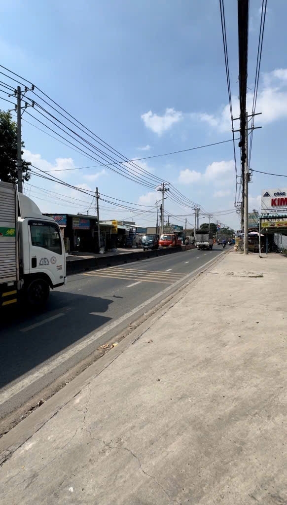 KHO XƯỞNG (20x63) MẶT TIỀN NGUYỄN VĂN BỨA CHO THUÊ GARA Ô TÔ – GIÁ 32 TỶ