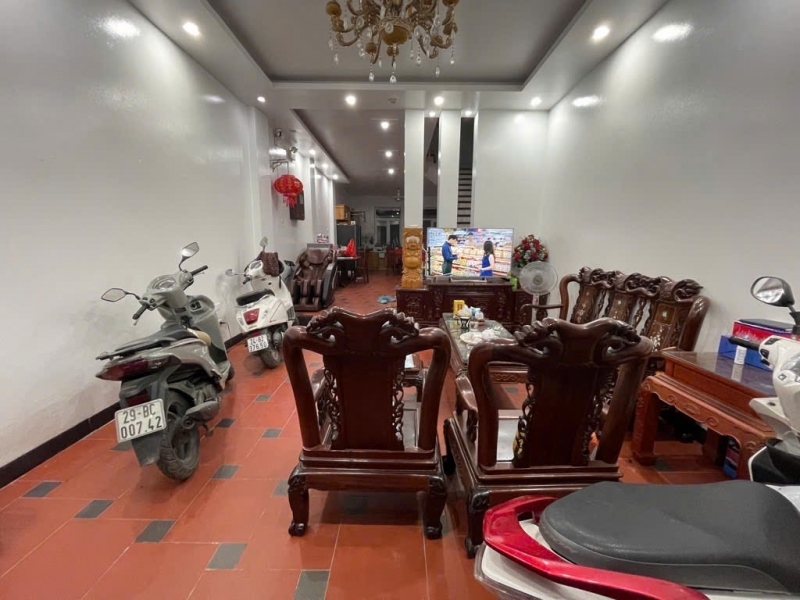 Làng Việt Kiều Châu Âu 76M phân lô vỉ hè ô tô đỗ ngày đêm 245 tỷ