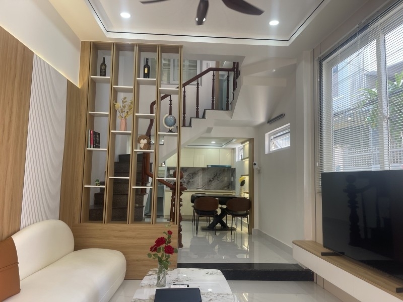 ♪ Lô Góc kiệt thẳng thông 30m ra Đống Đa 38m2 3 tầng 3PN hiện đại ở ngay hơn 4 tỷ xíu