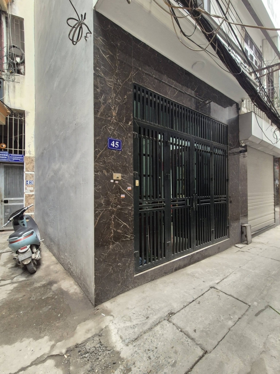 Lô góc tại Định Công cần bán gấp-Gần Hồ Định Công ô tô cách 10m-45m*4 tầng*4mMT-115 tỷ