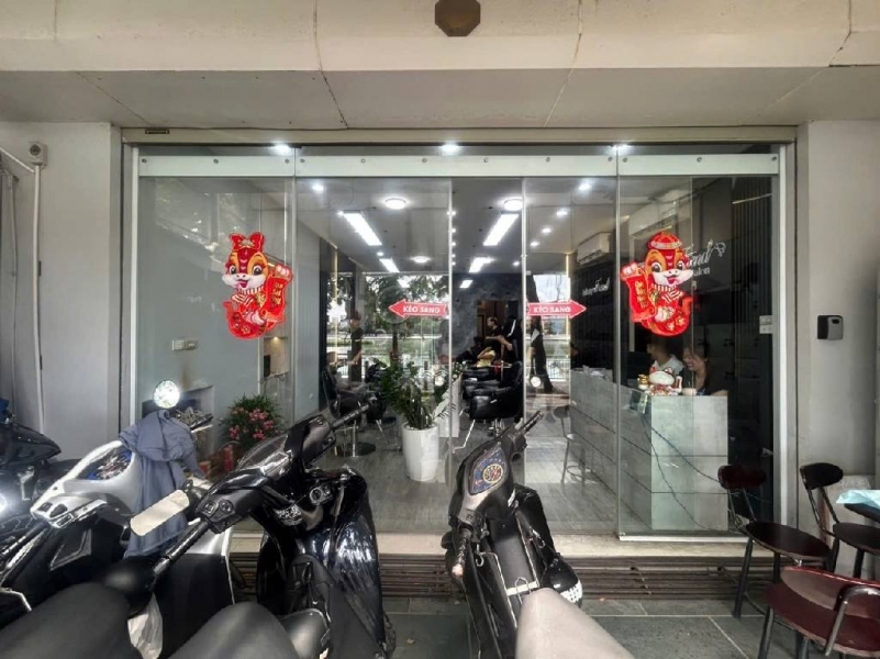 Mặt phố Quỳnh Mai lô góc 2 thoáng ô tô cửa kinh doanh chỉnh nhỉnh 18 tỷ