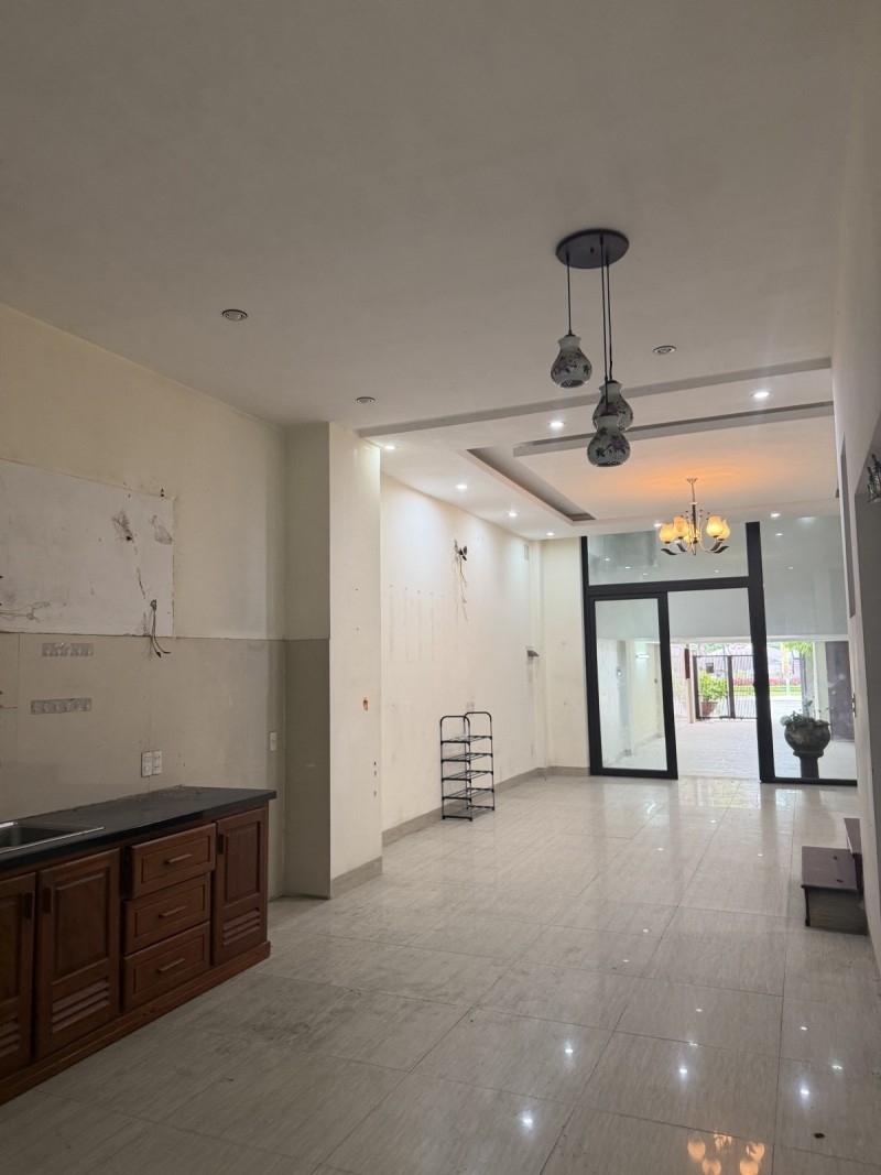 ► Mặt Tiền 30 tháng 4 161M2 4 tầng KD Văn Phòng Căn hộ 24.x tỷ