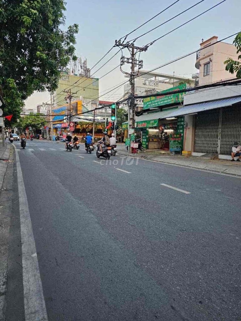 Mặt tiền Bông sao4m2 ngang 5 tầng. không huy hoạch. 11ty