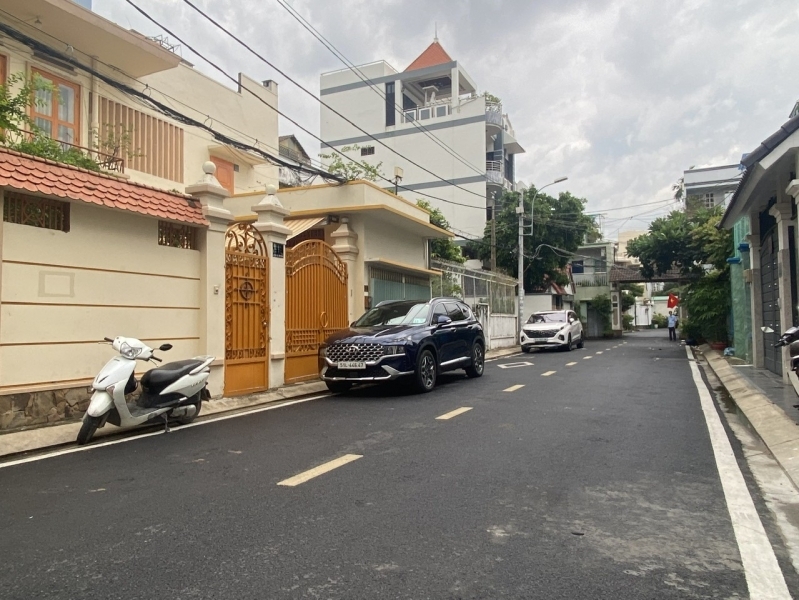 MẶT TIỀN ĐƯỜNG LAM SƠN - KHU THƯỢNG LƯU - BIỆT THỰ 1 ĐỜI CHỦ - 2 MẶT TIỀN THÔNG THOÁNG