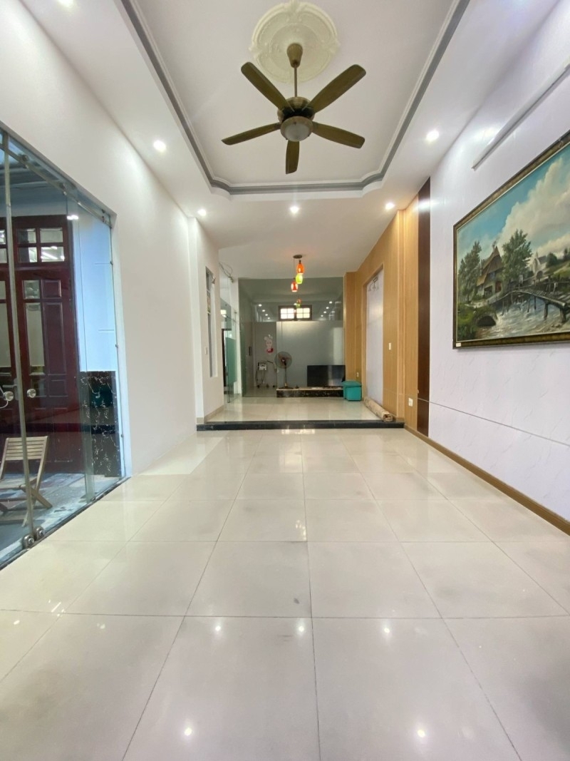 ♥ Mặt Tiền Nguyễn Hữu Thọ gần Sân bay 100m2 3 tầng sạch đẹp 12 tỷ