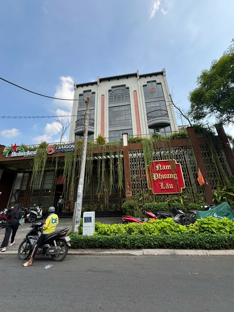 MẶT TIỀN NGUYỄN THỊ DIỆU q3,| DT 21x33m (CN 676,67m²) | HĐT 360tr/th – Đơn giá 700tr/m²