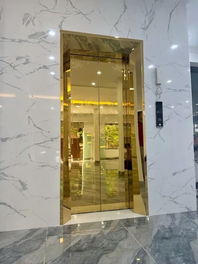 Mình cho thuê nhà mới hai mặt tiền Thụy Khuê 106m2x 4T vỉa hè 30 Tr