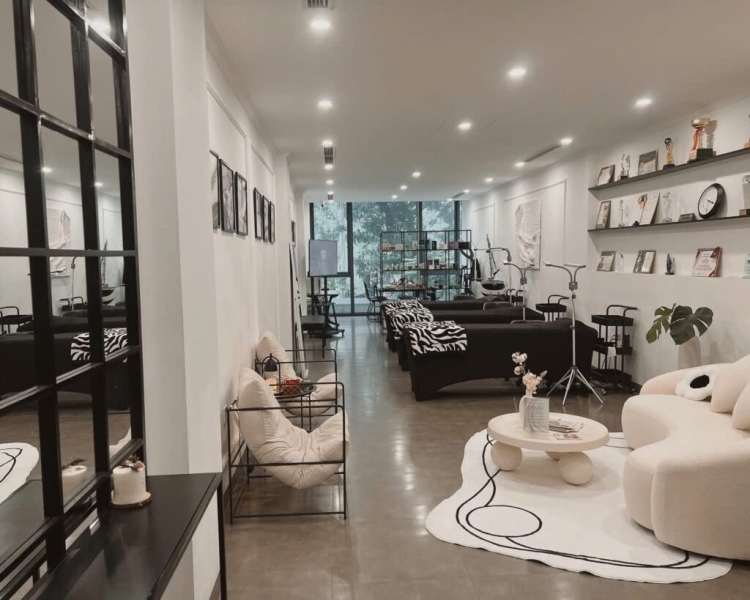 Mình đi nước ngoài nên sang nhượng studio phun xăm chill - đẹp - hoạt động tốt