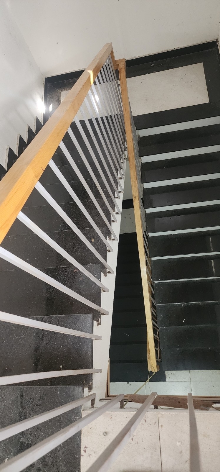 ► MT Hà Huy Giáp sát Phan Đăng Lưu tương lai 2 MT 80m2 4 tầng 12 phòng KD 10.x tỷ