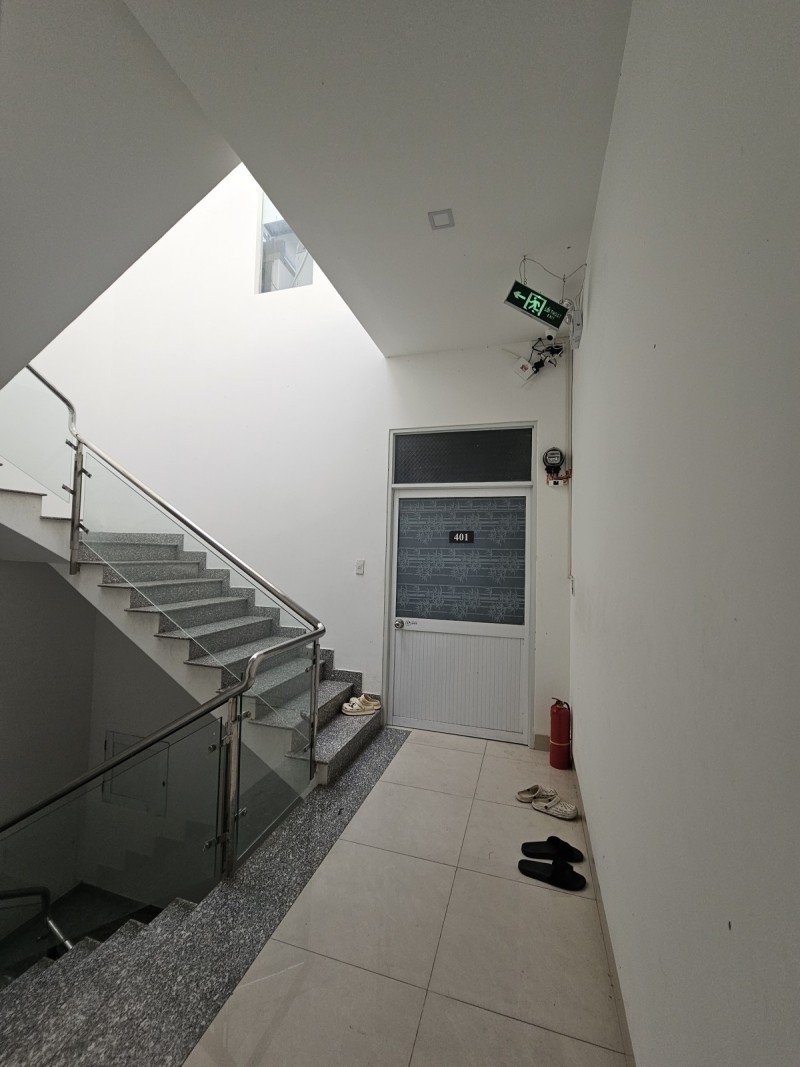 ► MT Man Thiện đường 7.5m gần Cổng Sân Bay 96m2 4 tầng 8 phòng KD