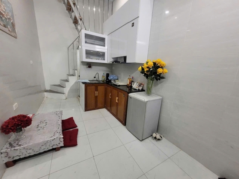 Ngõ Văn Hương 28m2 x 4 tầng 2 ngủ 2 vệ sinh 6.5 Triệu