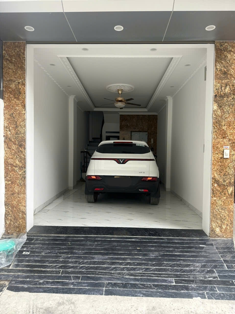 NGỌC HỒI  NGÕ THÔNG – LÔ GÓC – Ô TÔ VÀO NHÀ – THANG MÁY XỊN – FULL NỘI THẤT