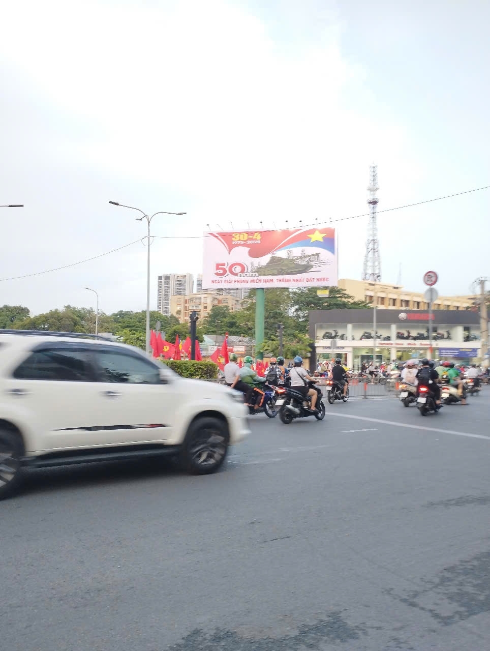 Ngộp Lý Thường Kiệt - 4x12m - 4 tầng - HXH 8m Kinh Doanh