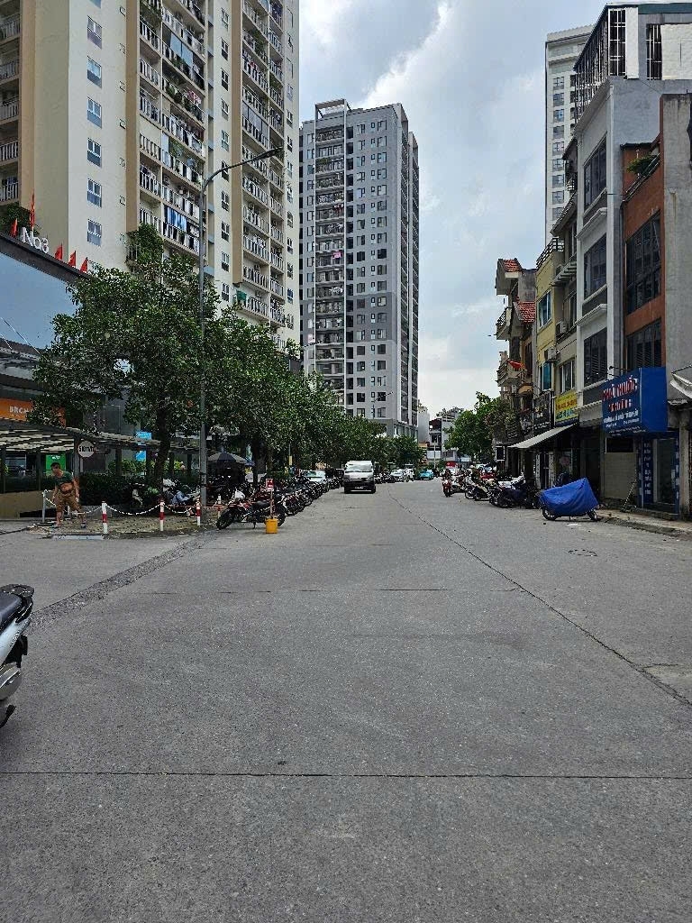 NGUYỄN SƠNLONG BIÊN 70 tỷ 180m PHÂN LÔ Ô TÔ HAI MẶT TIỀNKINH DOANH CHO THUÊ