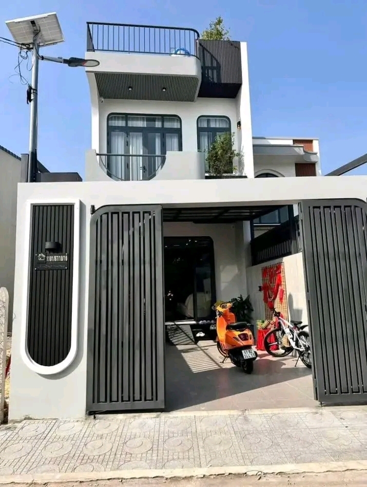 Nhà 1 trệt 1 lầu đẹp lung linh, sổ riêng, giá mềm tại TP. THỦ DẦU MỘT !