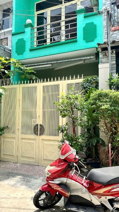 Nhà 2 lầu/ST cạnh MT Phạm Hùng P5Q8 Giá : 8.9 Tỷ (Thương lượng)