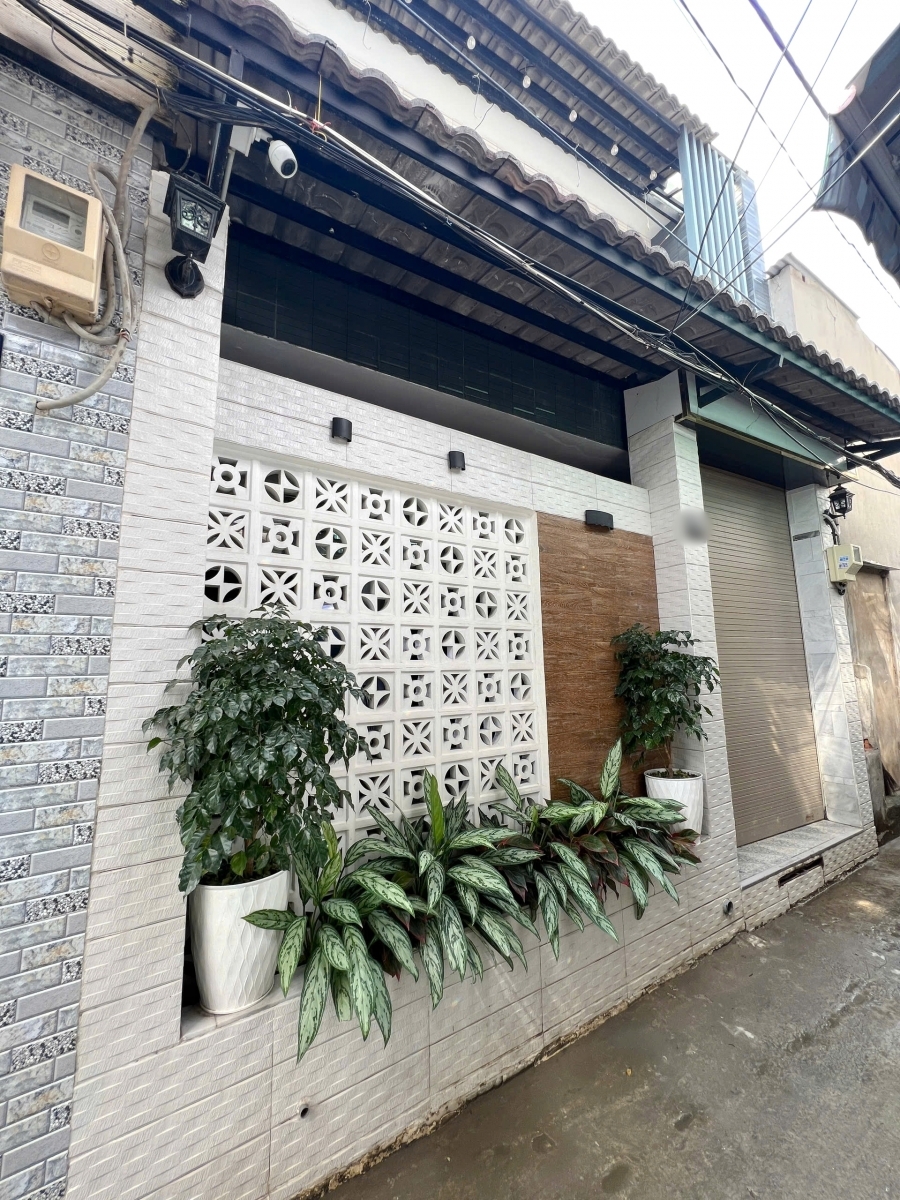 Nhà 2 tầng (6.4x9.8m) sát đường Phạm Thế Hiển P7Q8. Giá: 5 tỷ