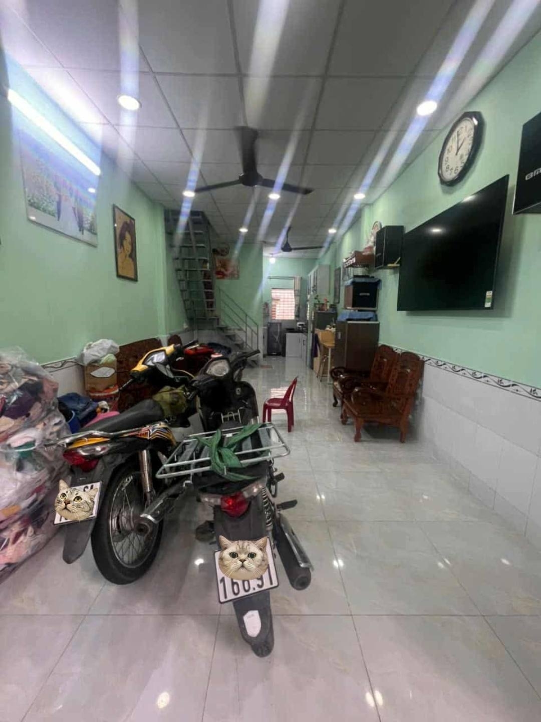 NHÀ 2 TẦNG GẦN AEON TÂN PHÚ 2 MẶT HẺM TRƯỚC SAU HXH ĐỖ CỬA. GIÁ RẺ CHỈ 375 TỶ TL..