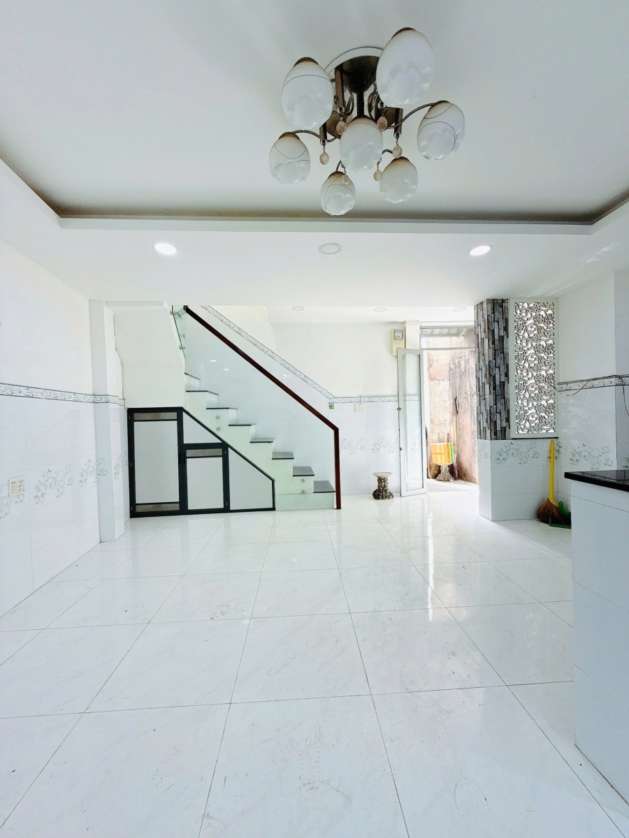 Nhà 2 tầng hẻm 314 Âu Dương Lân P3Q8. Giá 328 tỷ TL