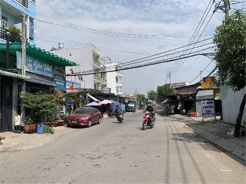 Nhà 2 tầng Mặt tiền đường Trần Thị Hè Quận 12 - dt 83m2 ngang gần 5m hàng xóm Hiệp Thành City. Giá