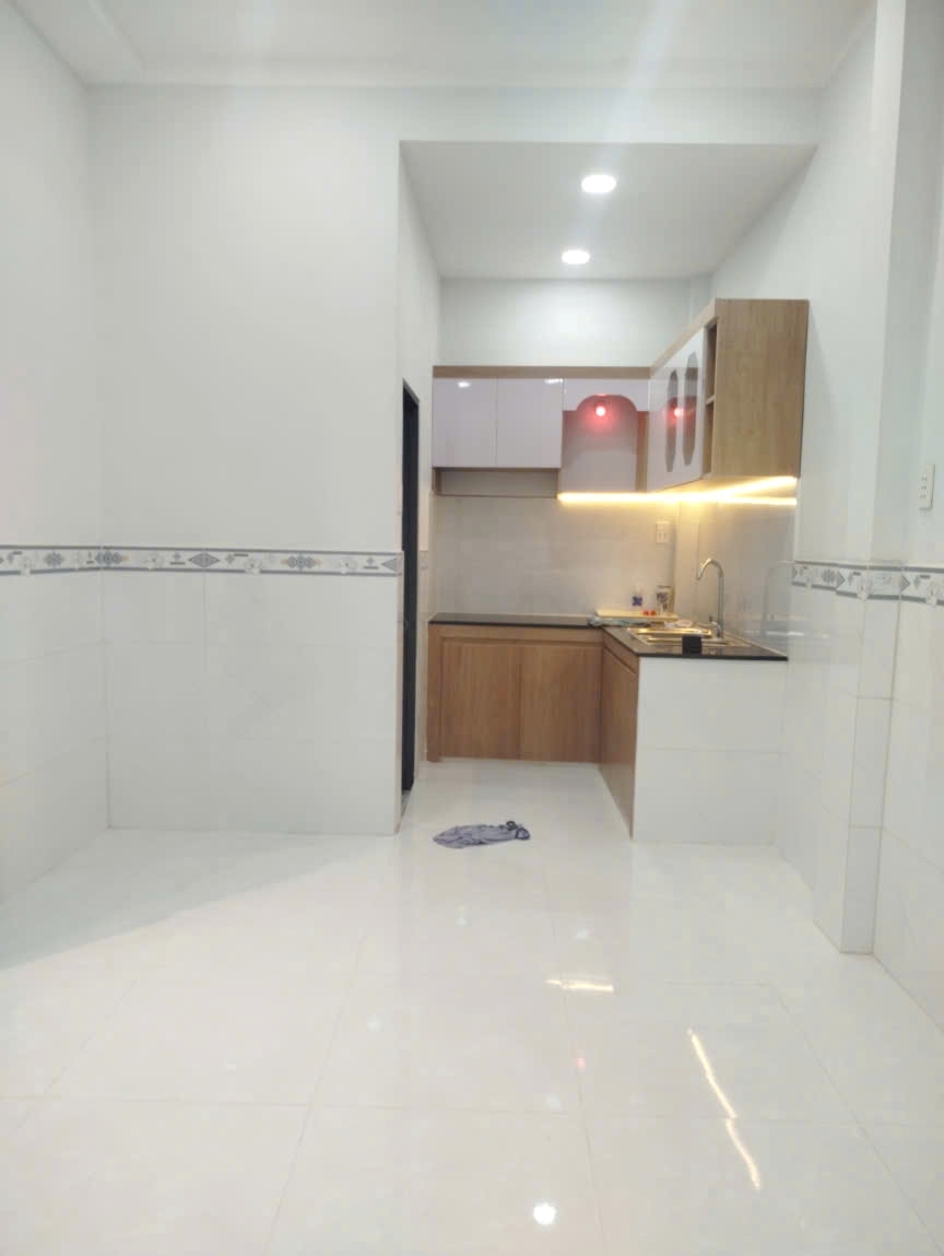 Nhà 2 tầng mới sát hẻm ôtô P. Chánh Hưng. Giá 485 tỷ TL