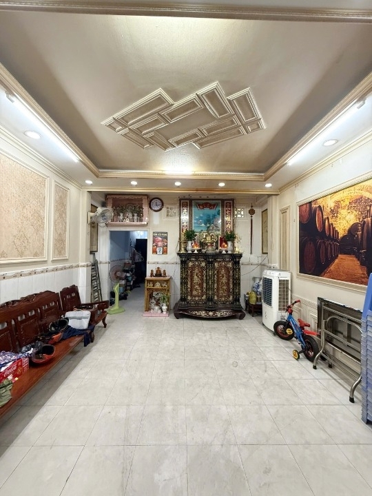 Nhà 2 tầng nở hậu hẻm thông 35m Hoài Thanh P Bình Đông Giá 69 tỷ