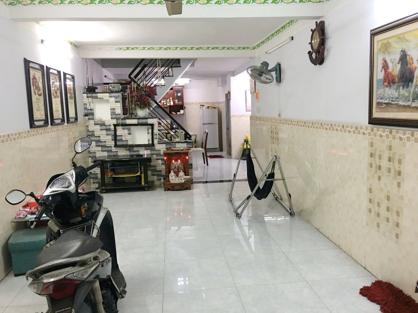 Nhà 2 tầng nở hậu ôtô đậu cách nhà 5m đường nội bộ P4Q8. Giá 68 tỷ TL