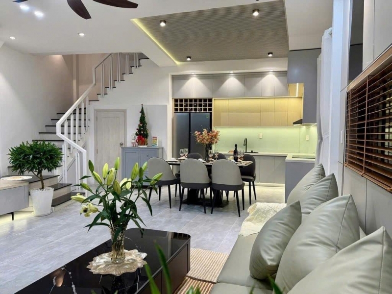 Nhà 3 tầng 2 mặt kiệt sau Huỳnh Ngọc Huệ Vào ở Ngay - Giá nhỉnh 5 tỷ