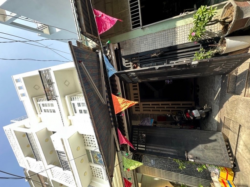 Nhà 3 tầng 53m2 hẻm Nguyễn Văn Quá Tân Thới Hiệp Q12. Sổ Hồng. Giá 5.4 tỷ.