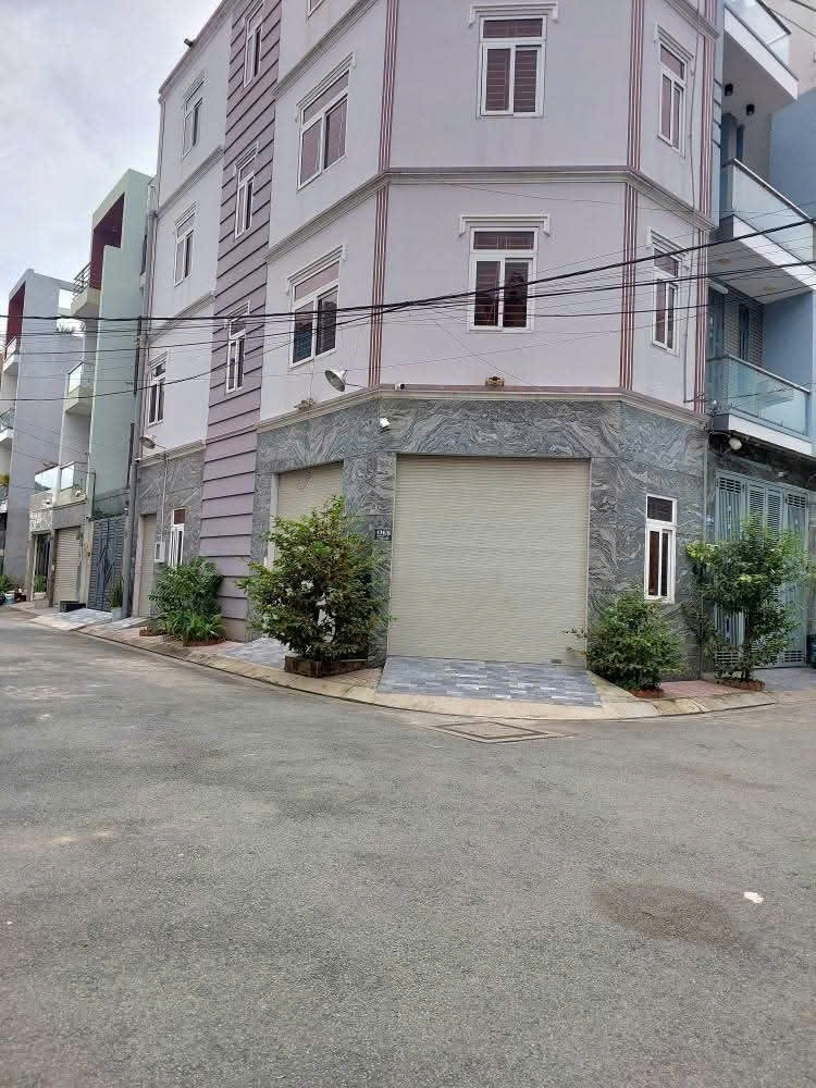 Nhà 3 tầng đẹp sát Trung Tâm Quận 2 Nguyễn Duy TrinhPhú HữuQuận 9 vuông vức phong thủy đẹp đường