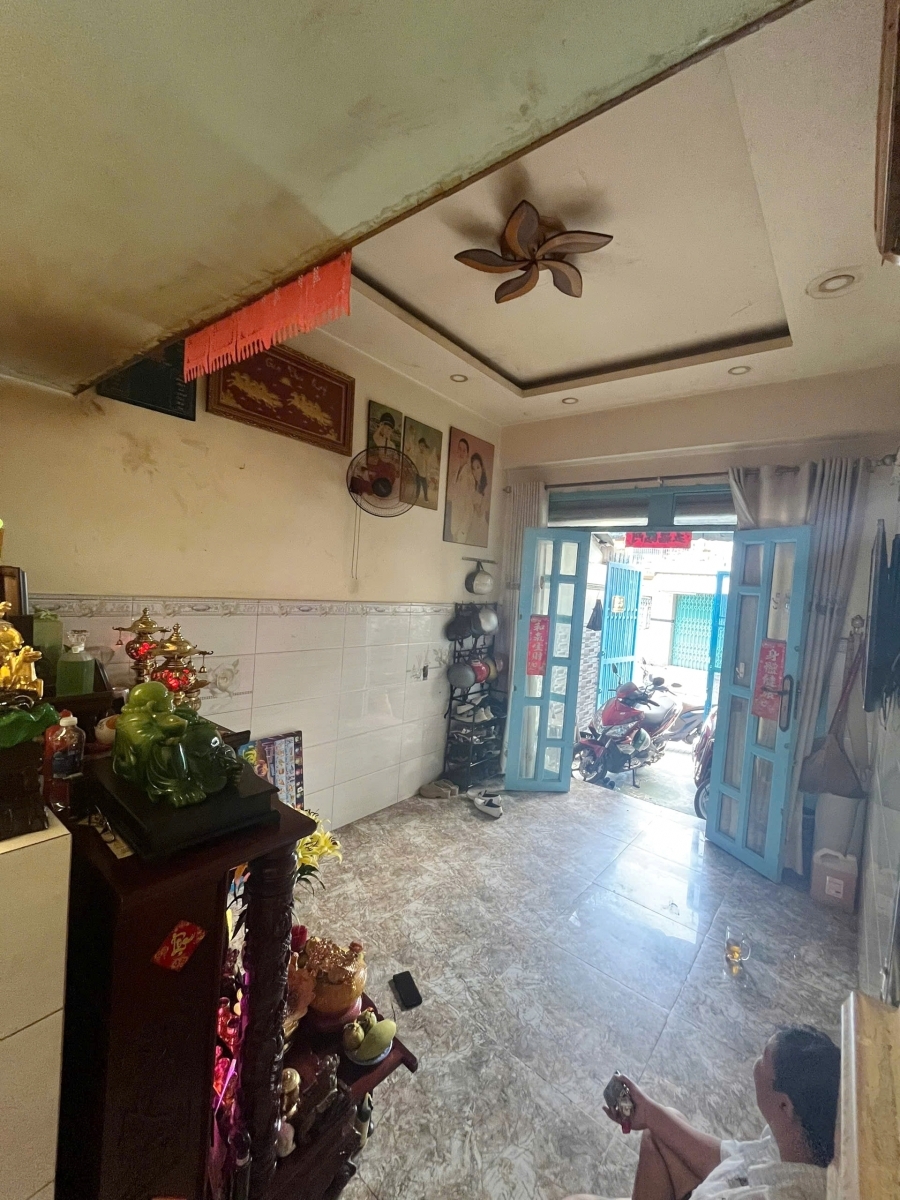 Nhà 3 tầng mặt tiền đường Phong Phú P11.Q8. Giá 5.6 tỷ TL