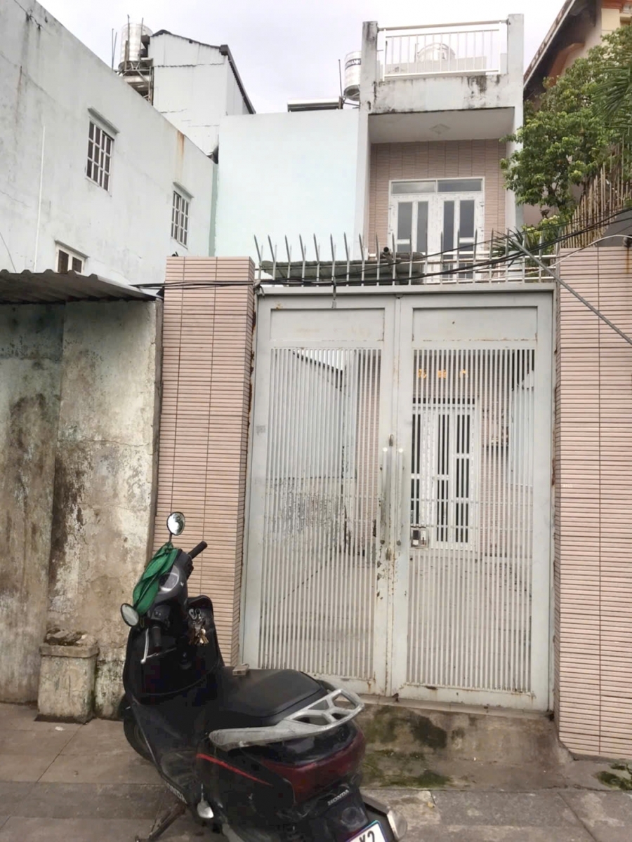 Nhà 3 tầng mặt tiền view bờ kè Lò Gốm P9Q6. Giá: 6.5 tỷ