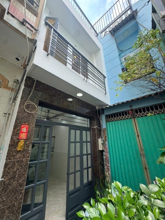 Nhà 3 tầng mới đường Phạm Hùng P.Chánh Hưng. Giá 4180 tỷ bớt lộc