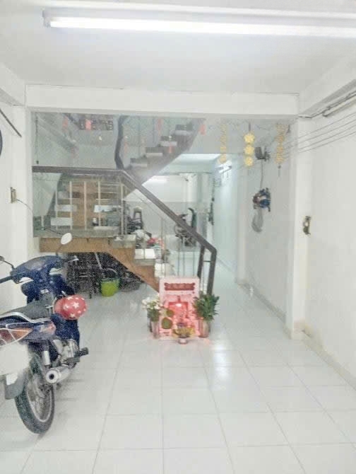 Nhà 3 tầng MT Hưng Phú P. Chánh Hưng. Giá 11 tỷ TL