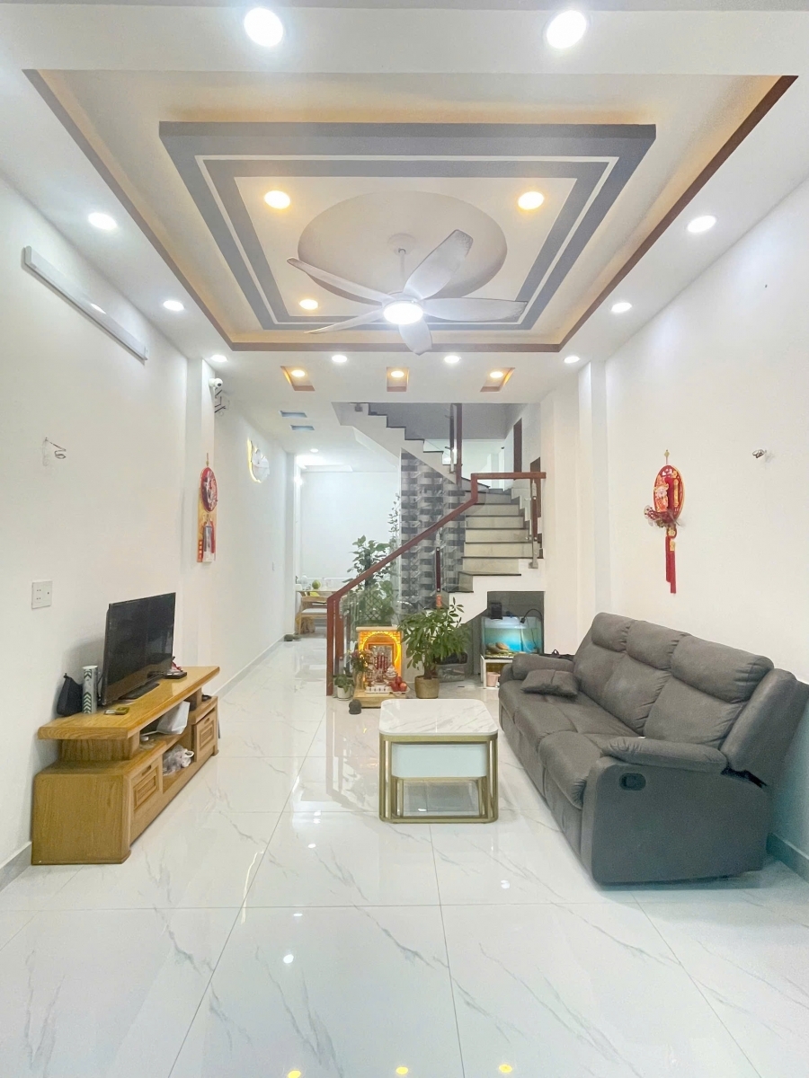 Nhà 4 tầng 2 MT hẻm đường Tám Danh P.Chánh Hưng. Giá 92 tỷ TL