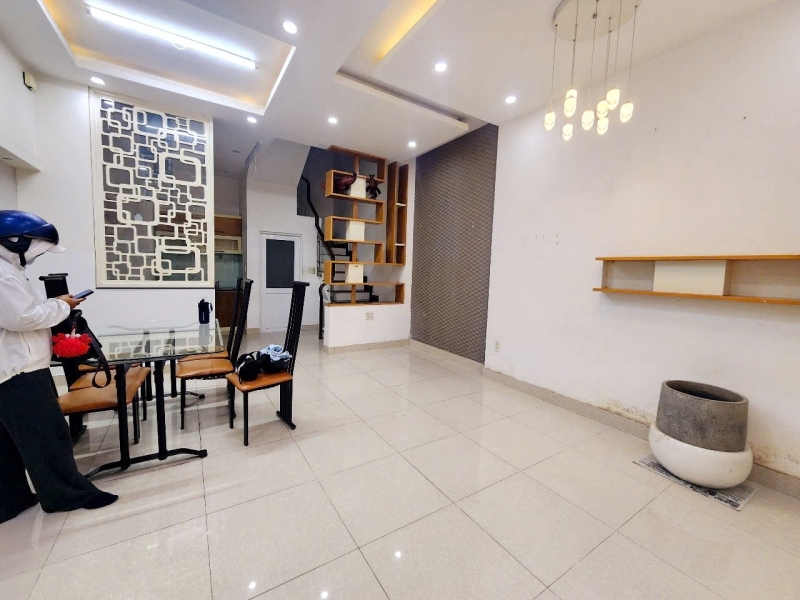 Nhà 4 tầng hẻm 3m đường Nguyễn Thị Tần P. Chánh Hưng. Giá 638 tỷ TL