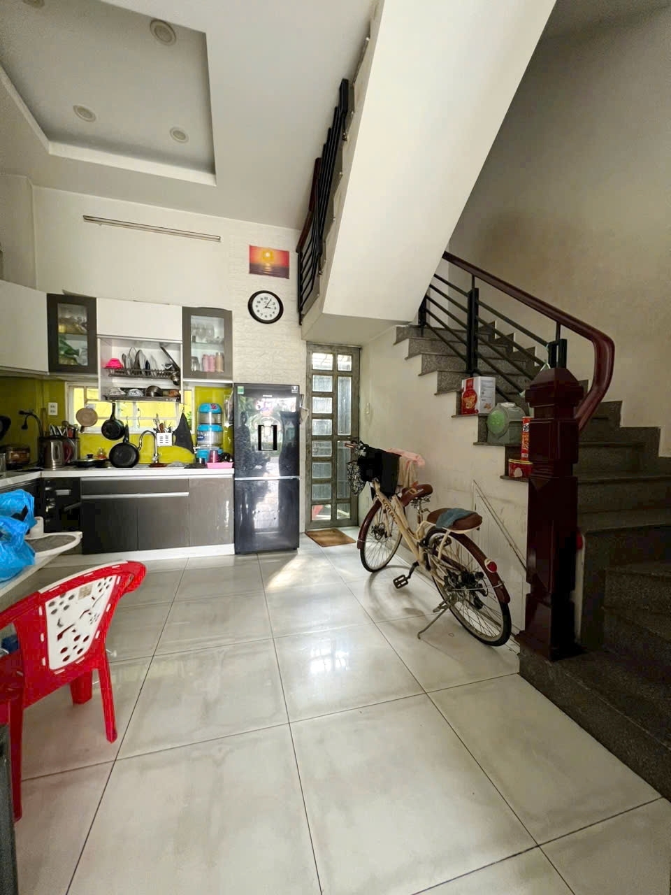 Nhà 4 tầng nở hậu L mặt tiền view bờ kè Lò Gốm P12Q6. Giá: 8.6 tỷ