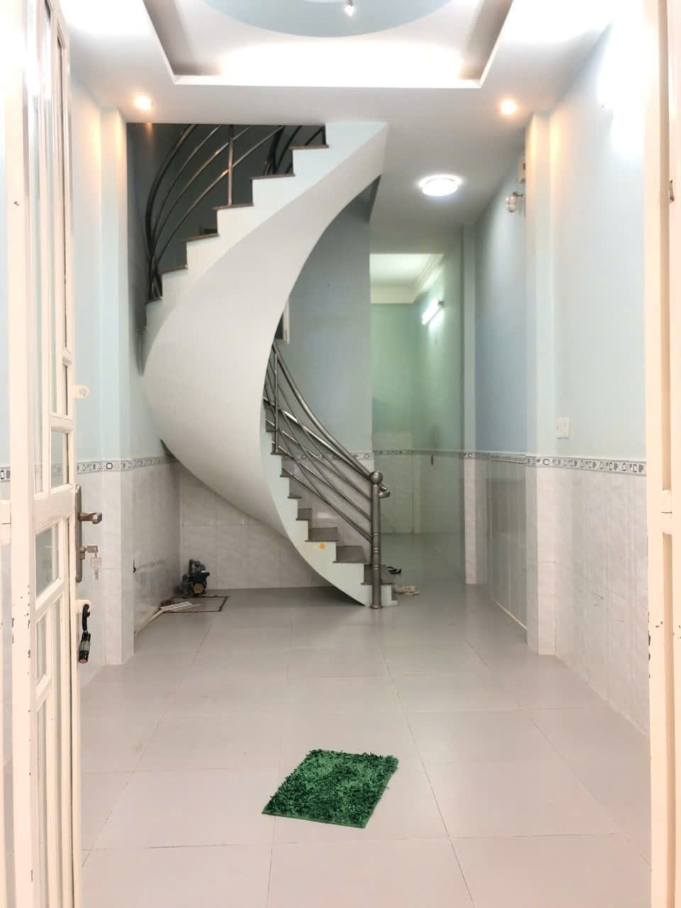 Nhà 4 tầng sát hẻm Ôtô đường Trần Hưng Đạo P. Cầu Kho Q1. Giá 72 tỷ TL