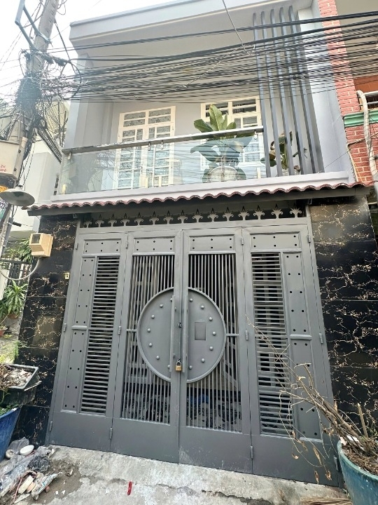 Nhà 4x11m 1 lầu nhà mới hẻm 126 Bùi Minh Trực