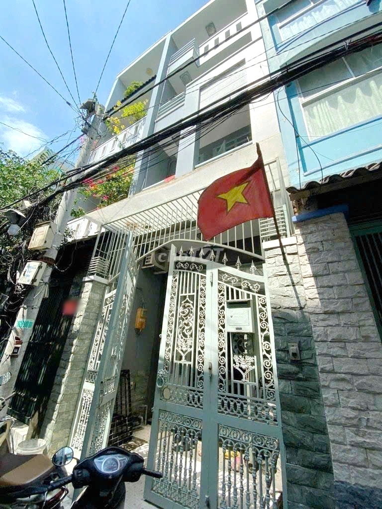 Nhà cách mặt tiền 3 căn 2 lầu+ST lộ giới ít Dương Bá Trạc P1Q8