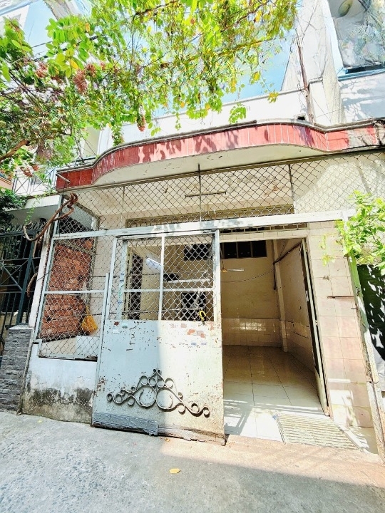 Nhà cũ vị trí đẹp 4.1*14.5/NH 5.5m hẻm 154 Âu Dương Lân P3Q8