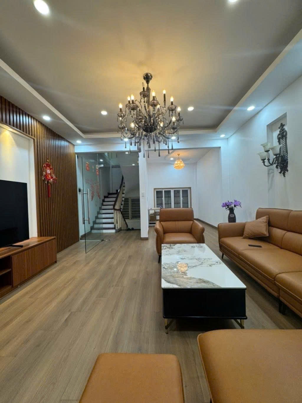 Nhà dân xây chắc chắn gần Ngã Tư Sở- Thanh Xuân 53m2 5 tầng mặt tiền 5m ô tô đỗ cổngview hồ giá chỉ